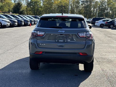 Used 2023 Jeep Compass Sport image 23