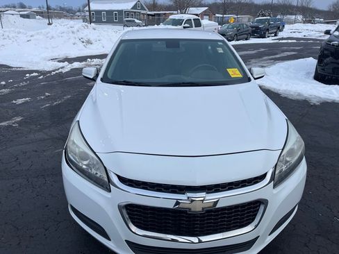 Used 2016 Chevrolet Malibu LT image 9