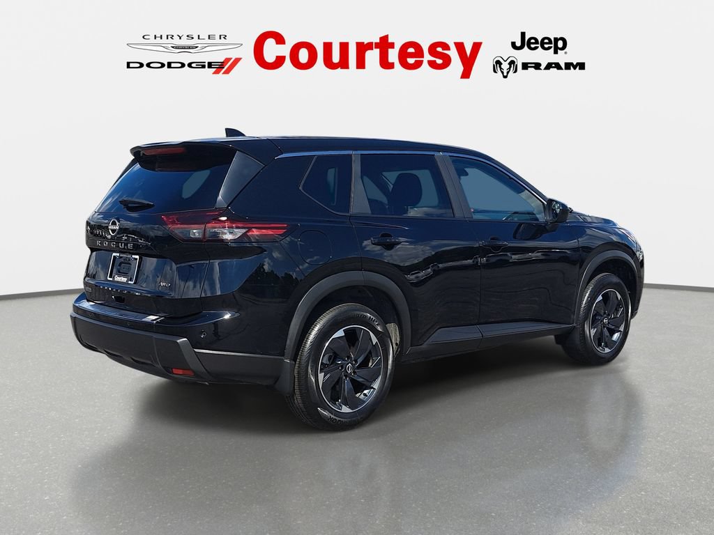 Used 2026 Nissan Rogue SV w/ Cold Weather Package AWD/4WD image 4