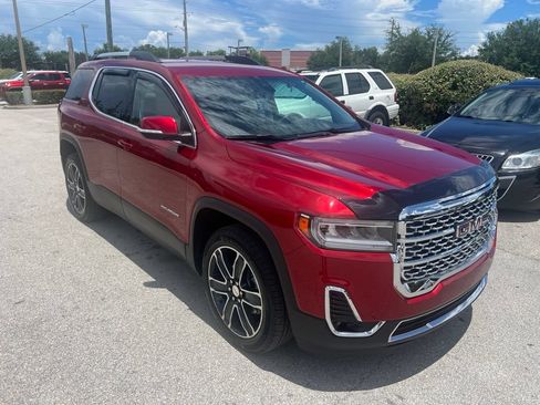 Used 2021 GMC Acadia SLT w/ Preferred Package FWD image 2