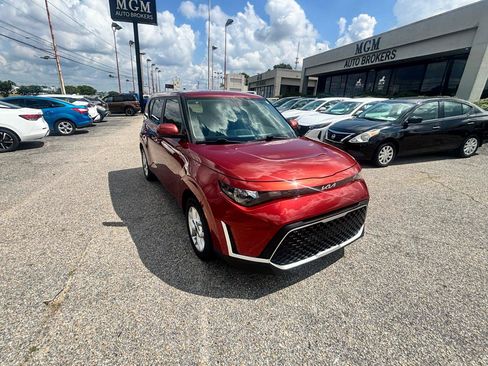 Used 2023 Kia Soul S FWD image 28