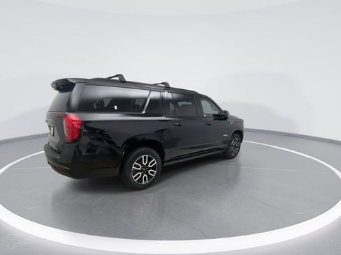 Used 2022 GMC Yukon XL AT4 w/ AT4 Premium Package AWD/4WD image 9