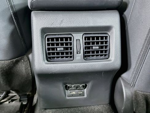 Used 2025 Toyota Camry SE FWD image 27