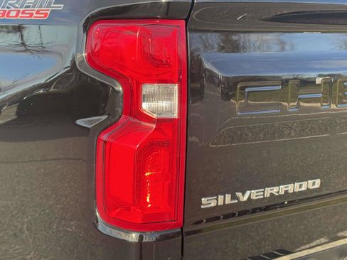Used 2024 Chevrolet Silverado 1500 LT Trail Boss w/ Convenience Package II image 11