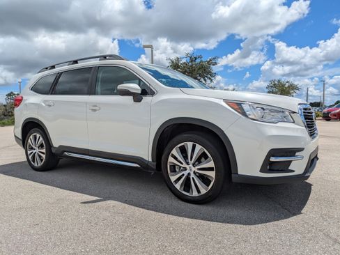 Used 2022 Subaru Ascent Limited w/ Technology Package AWD/4WD image 2