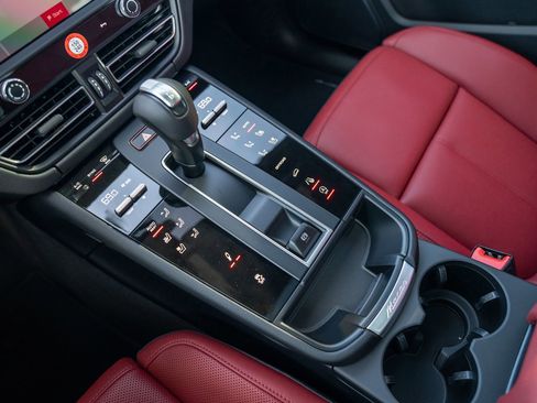 New 2026 Porsche Macan Turbo AWD/4WD image 21