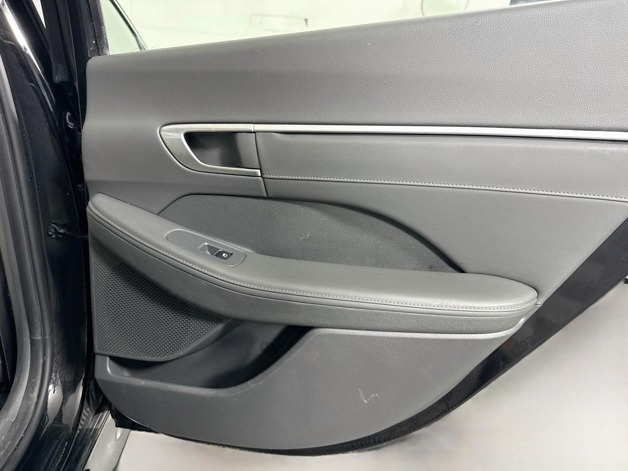 Used 2020 Hyundai Sonata Limited FWD image 28