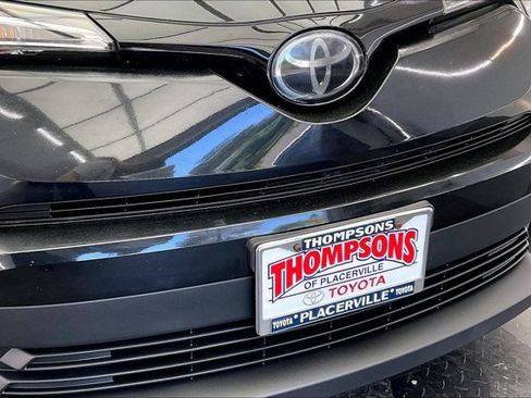 Used 2019 Toyota C-HR XLE FWD image 30