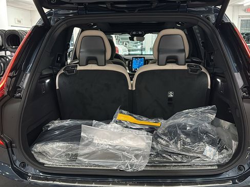 New 2026 Volvo XC90 T8 Plus w/ Protection Package Premier image 31