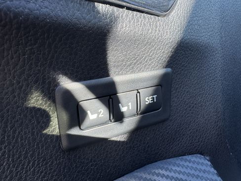 Used 2013 Toyota RAV4 Limited AWD/4WD image 11