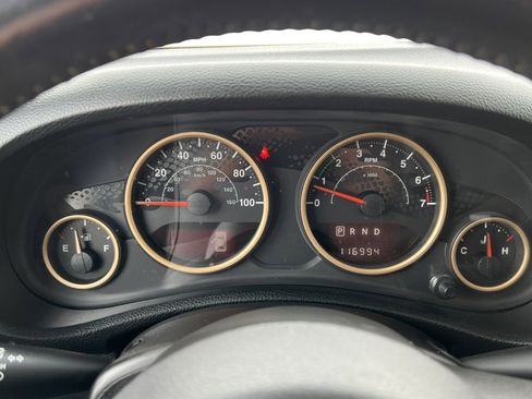 Used 2014 Jeep Wrangler Unlimited Sahara image 17