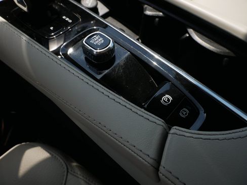 Certified 2023 Volvo XC90 B6 Plus w/ Protection Package Premier AWD/4WD image 23