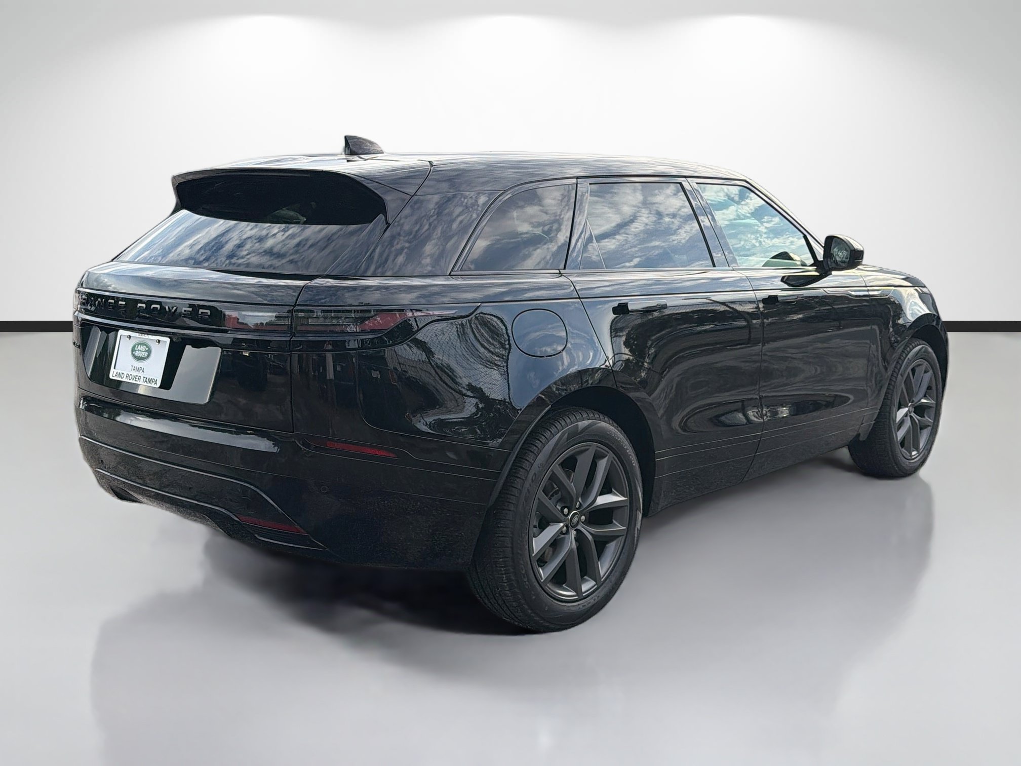 Used 2024 Land Rover Range Rover Velar Dynamic SE AWD/4WD image 5