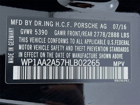 Used 2017 Porsche Macan image 34