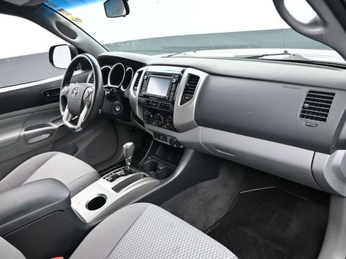 Used 2015 Toyota Tacoma PreRunner image 27