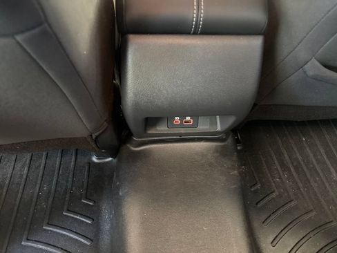 Used 2025 Nissan Altima 2.5 SV w/ SV Premium Package FWD image 21