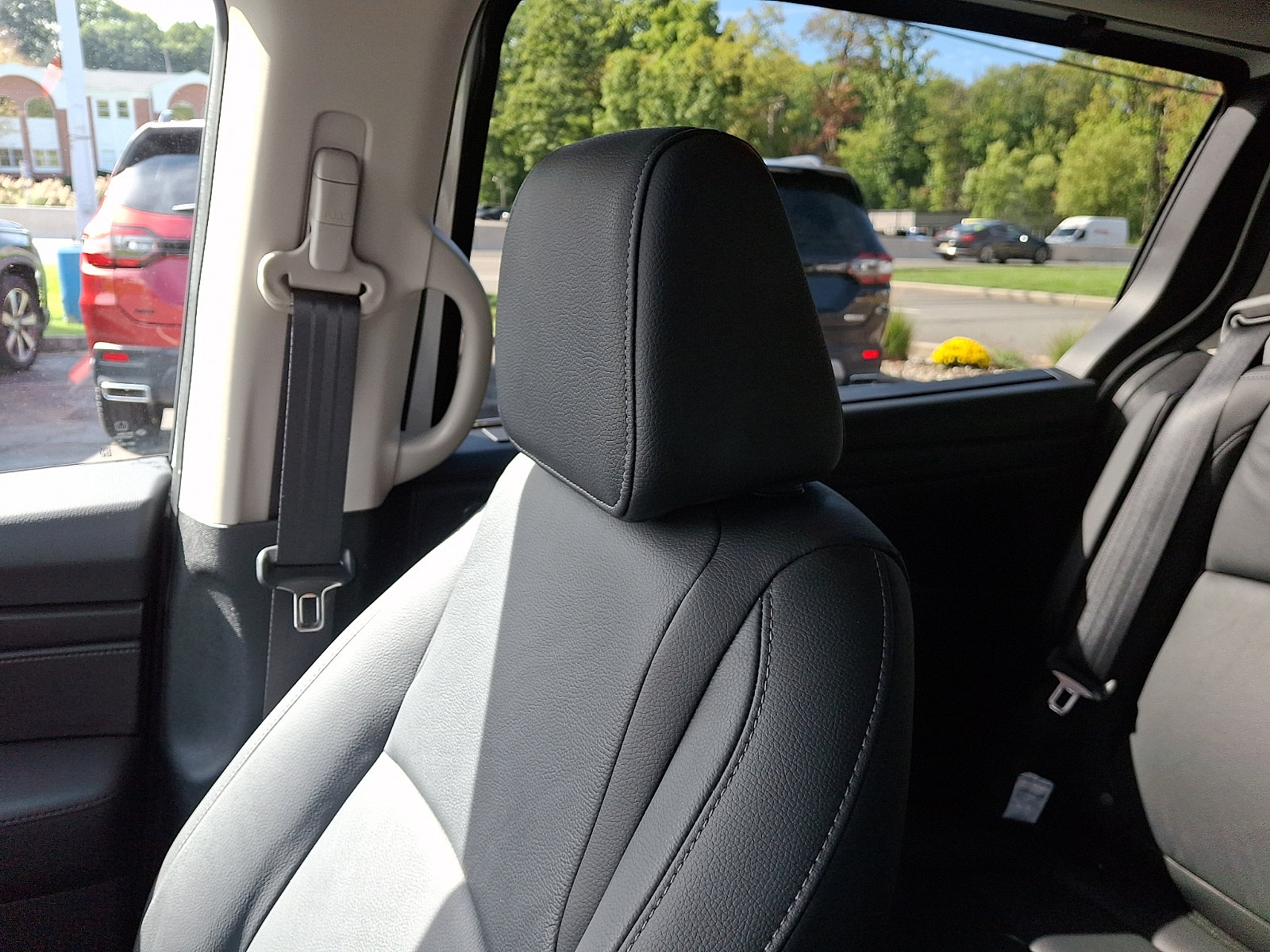 Certified 2025 Honda Odyssey EX-L image 17
