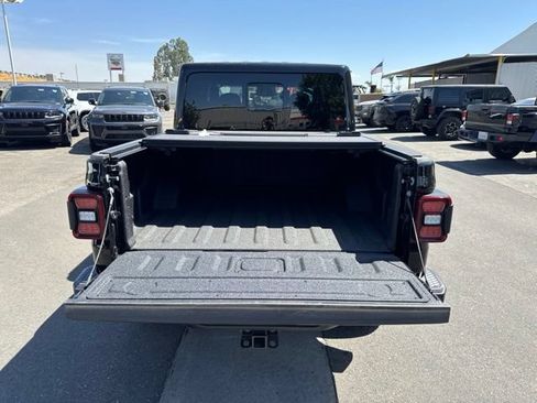 New 2026 Jeep Gladiator Mojave w/ Safety Group AWD/4WD image 5