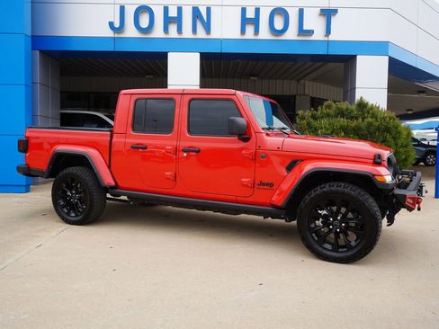 Used 2025 Jeep Gladiator Sport AWD/4WD image 10