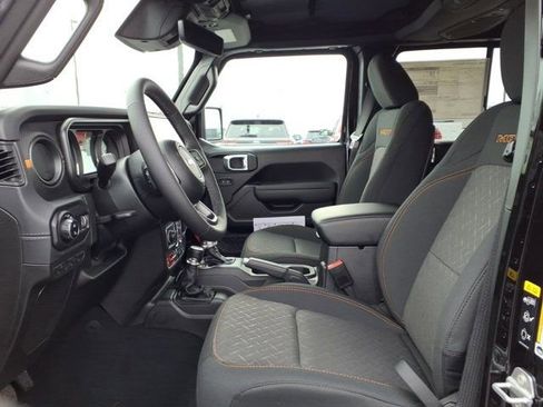 New 2026 Jeep Gladiator Mojave w/ Safety Group AWD/4WD image 15