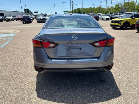 Used 2023 Nissan Altima 2.5 SV FWD image 5