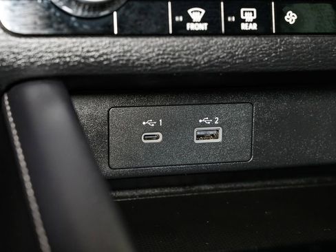 Used 2023 Mitsubishi Outlander SE image 18