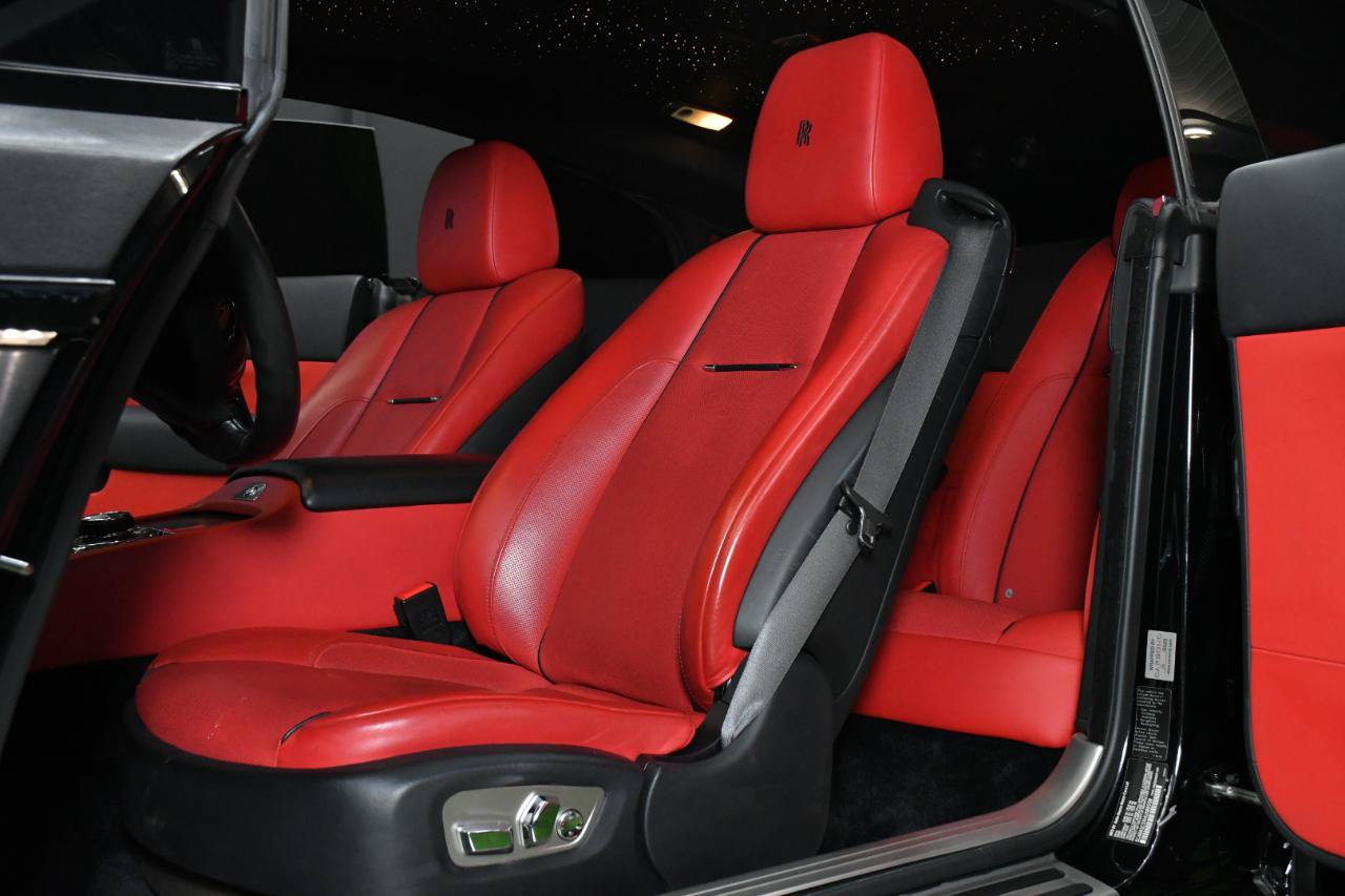 Used 2017 Rolls-Royce Wraith RWD image 15