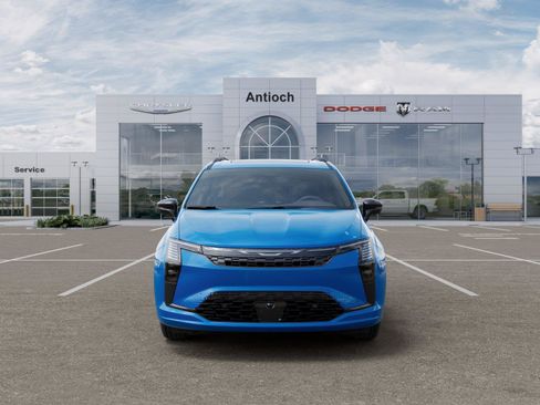 New 2027 Chrysler Pacifica Limited FWD image 6