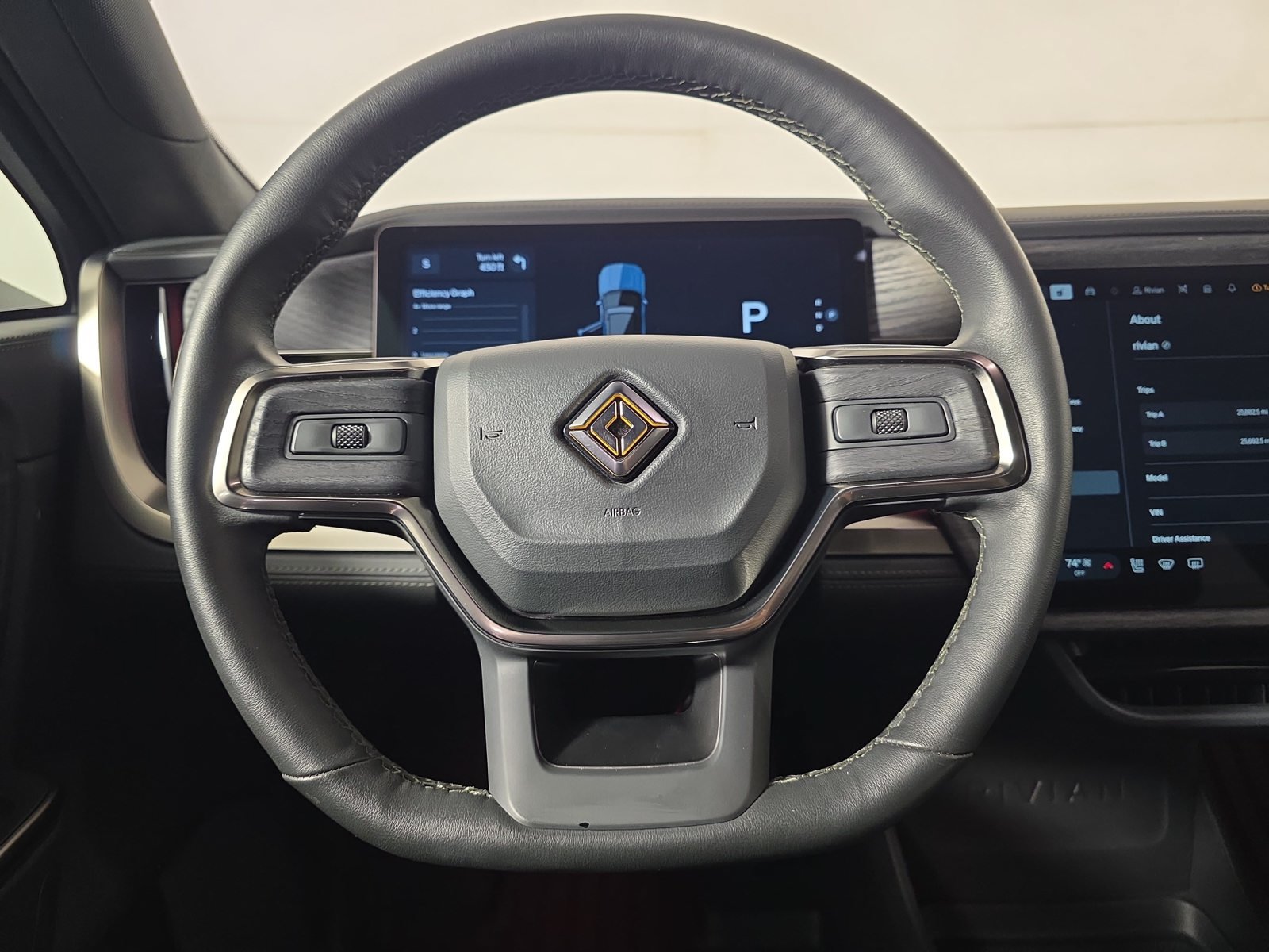 Used 2025 Rivian R1S Adventure Dual AWD/4WD image 28