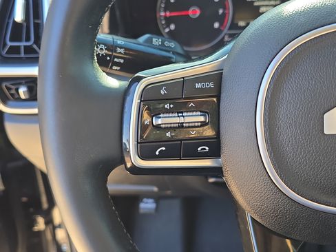 Certified 2022 Kia Sorento S image 31