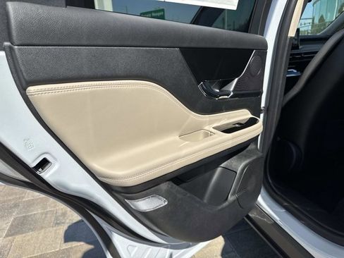 New 2026 Lincoln Corsair Premiere AWD/4WD image 15