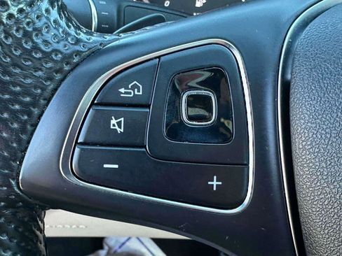 Used 2017 Mercedes-Benz E 300 4MATIC image 22