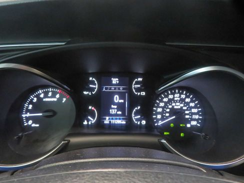 Used 2019 Toyota Sequoia SR5 AWD/4WD image 32