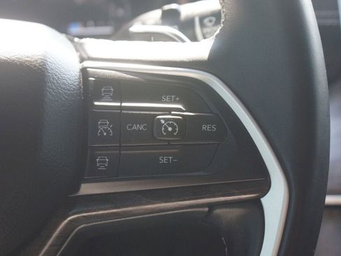 Used 2021 Jeep Grand Cherokee L Limited RWD image 12