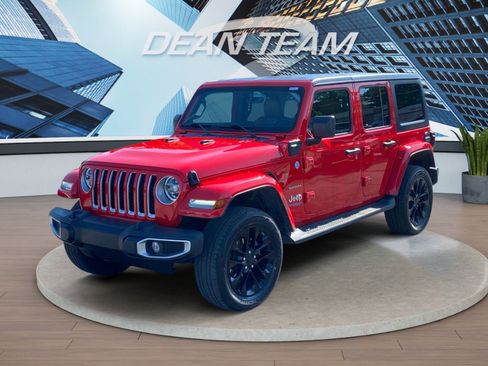 Used 2021 Jeep Wrangler Unlimited Sahara w/ Cold Weather Group AWD/4WD image 3