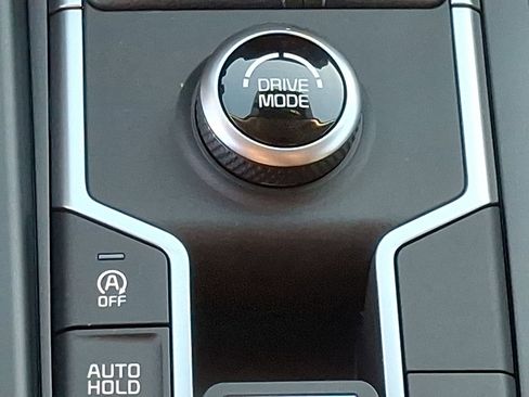 New 2026 Kia Sorento LX FWD image 17
