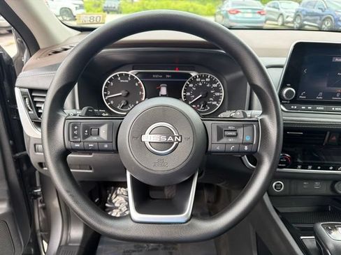 Used 2022 Nissan Rogue SV AWD/4WD image 27
