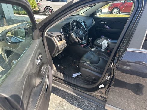 Used 2014 Jeep Cherokee Limited w/ Technology Group image 3