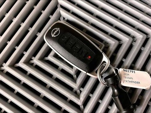 New 2026 Nissan Pathfinder Platinum image 13