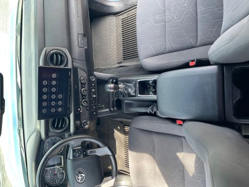 Used 2019 Toyota Tacoma TRD Sport w/ Technology Package RWD image 15