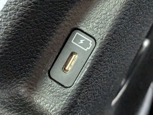 Used 2024 Kia Telluride EX w/ EX Captain's Chair Package FWD image 21
