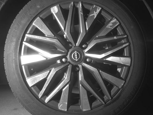 Used 2025 Nissan Altima 2.5 SV image 13