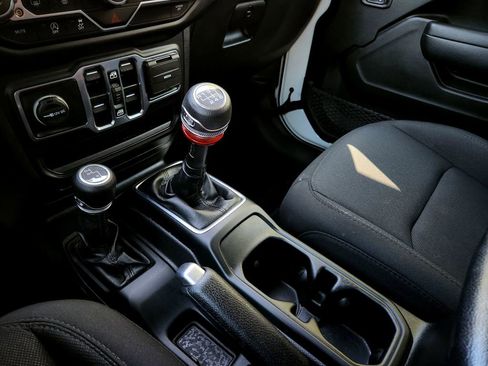 Used 2023 Jeep Wrangler Willys image 22