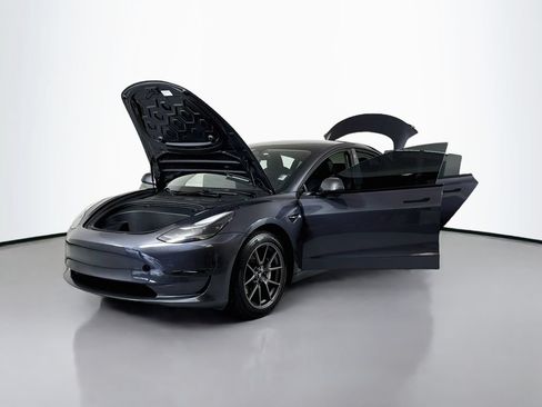 Used 2023 Tesla Model 3 Standard Range RWD image 29