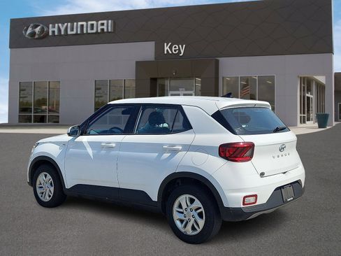 Used 2022 Hyundai Venue SE image 5