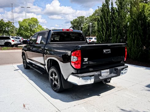 Used 2019 Toyota Tundra SR5 w/ SR5 Upgrade Package AWD/4WD image 8