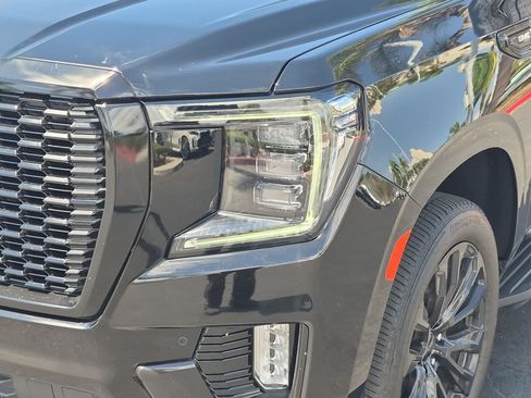 Used 2024 GMC Yukon XL Denali AWD/4WD image 6