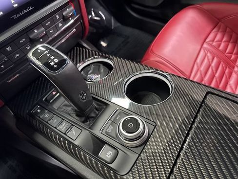 Used 2022 Maserati Quattroporte Trofeo RWD image 22