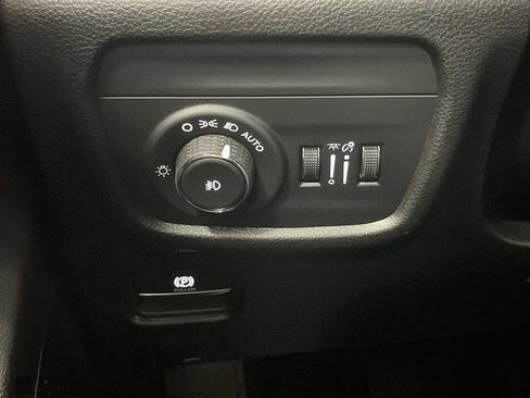 New 2025 Jeep Grand Cherokee Limited w/ Trailer Tow Package image 24