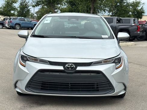 Used 2024 Toyota Corolla LE FWD image 2